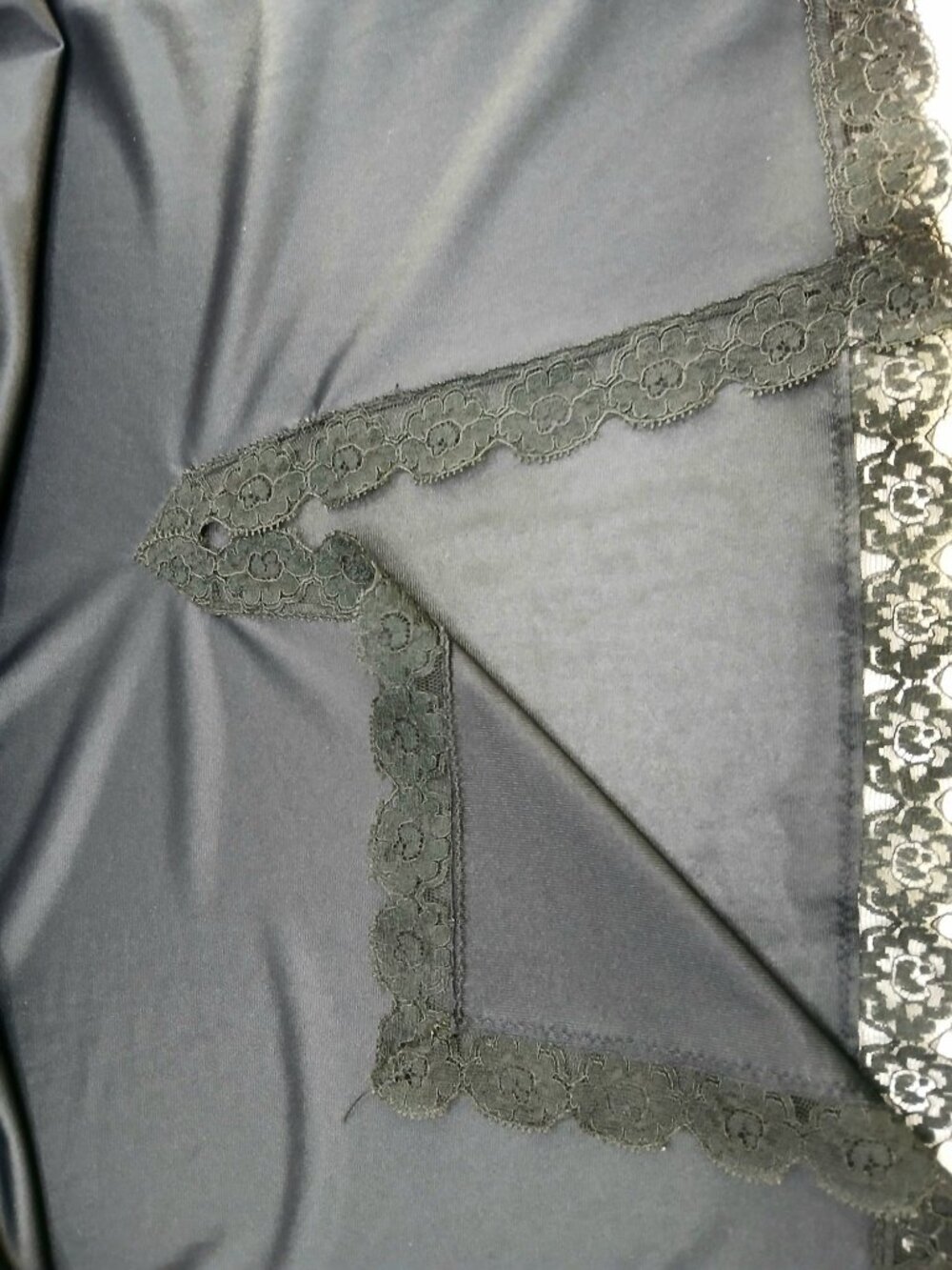 Vintage Black Nylon Half Slip Size L Lace Hem Back Vent Lorraine Office Corpcore - Picture 11 of 11
